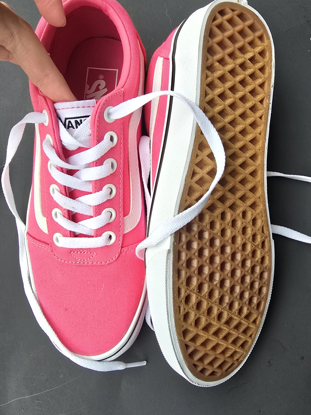 Vans Ward Neon Hot Pink Low Top Canvas Sneakers - Women's 7.5 NWOT
